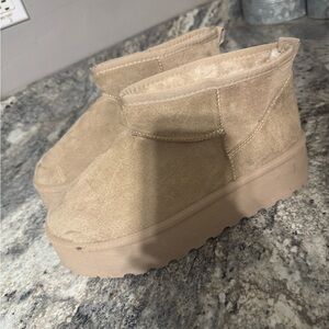 Mudd Cozy Tan Fur Boots